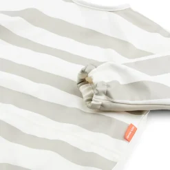 Babero con Mangas Stripes Sand · Done by Deer