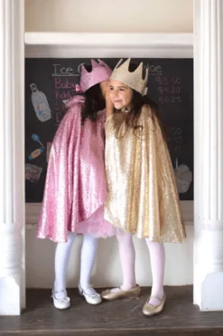 Capa lentejuelas Dorada · Great Pretenders 4-6 años