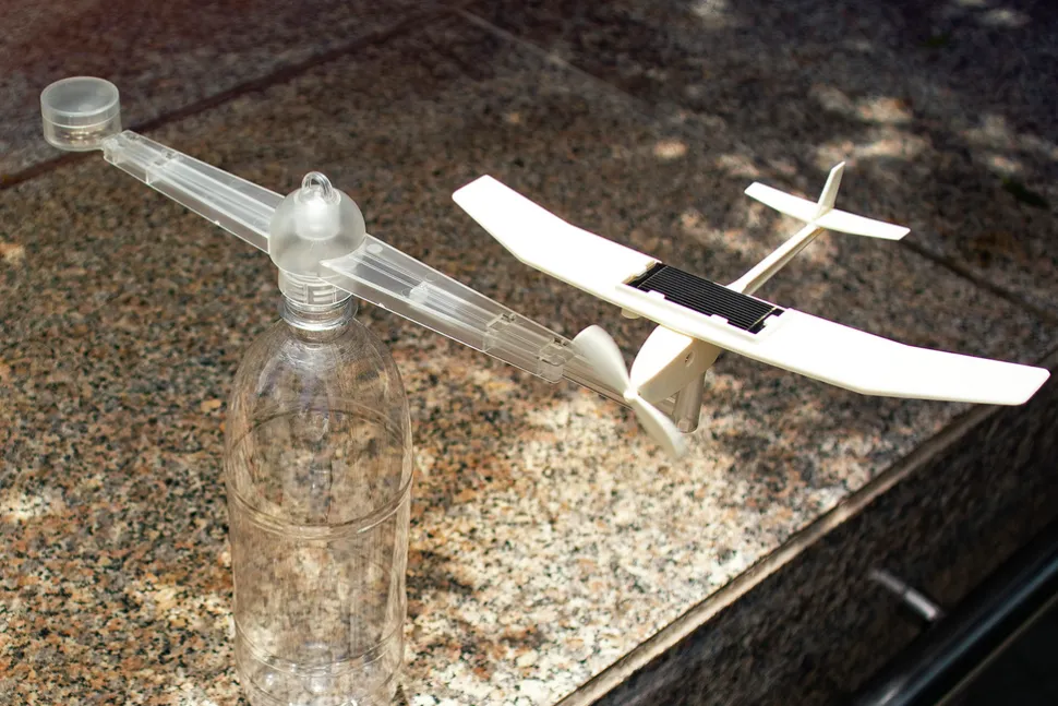 Green Science Móvil Avión solar · 4M