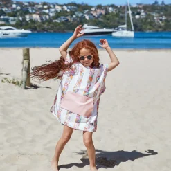 Poncho Pink Power · Dock & Bay