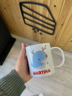 Taza Infantil Navidad · Ballena y Pingüino